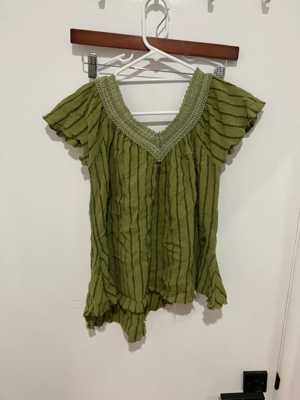 Soft Surroundings Olive Green Crinkle Blouse V-Neck Crochet Lace Trim Boho PXS
